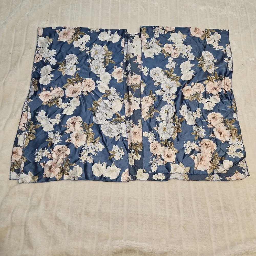 Ardene Silky Blue Floral Kimono Top Coverup - Picture 2 of 8